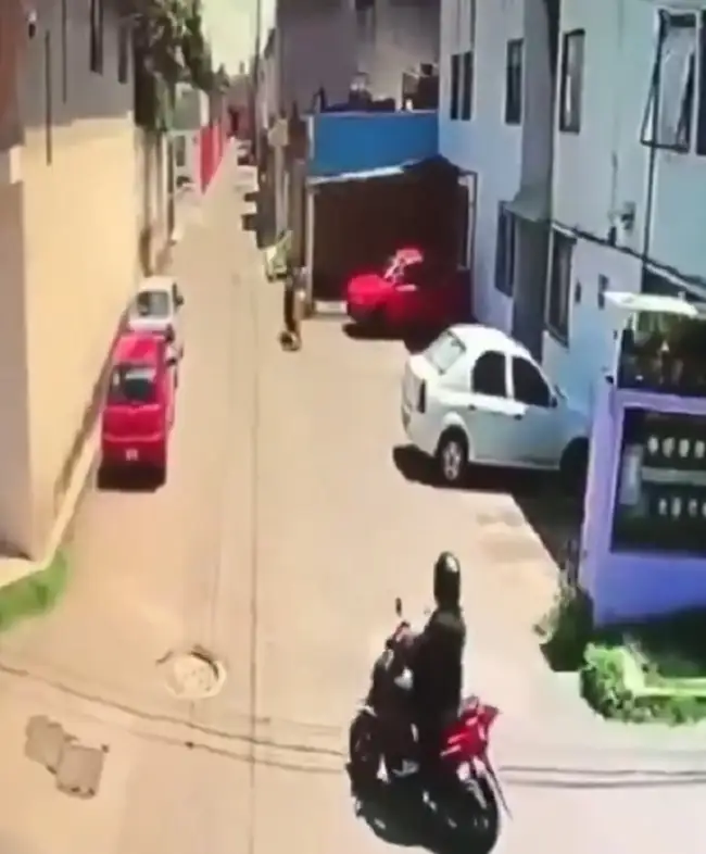 Motociclista acosó a una mujer en Cuautlancingo en plena calle