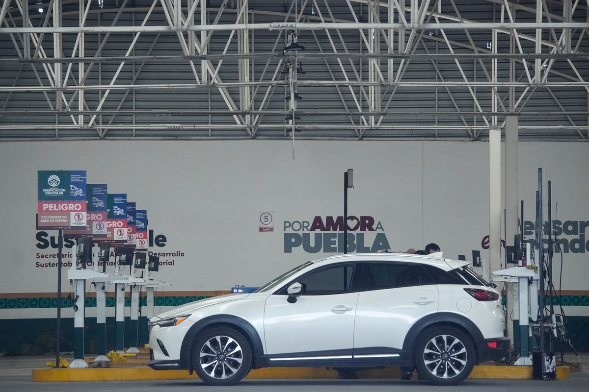Calendario de verificación vehicular en Puebla durante agosto 2026 | Foto: Agencia Enfoque