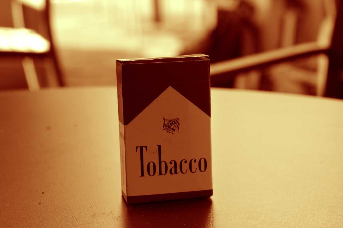 Evitar el tabaco ayuda a reducir el olor a viejo causado por la molécula 2-nonenal | Foto: Pexels