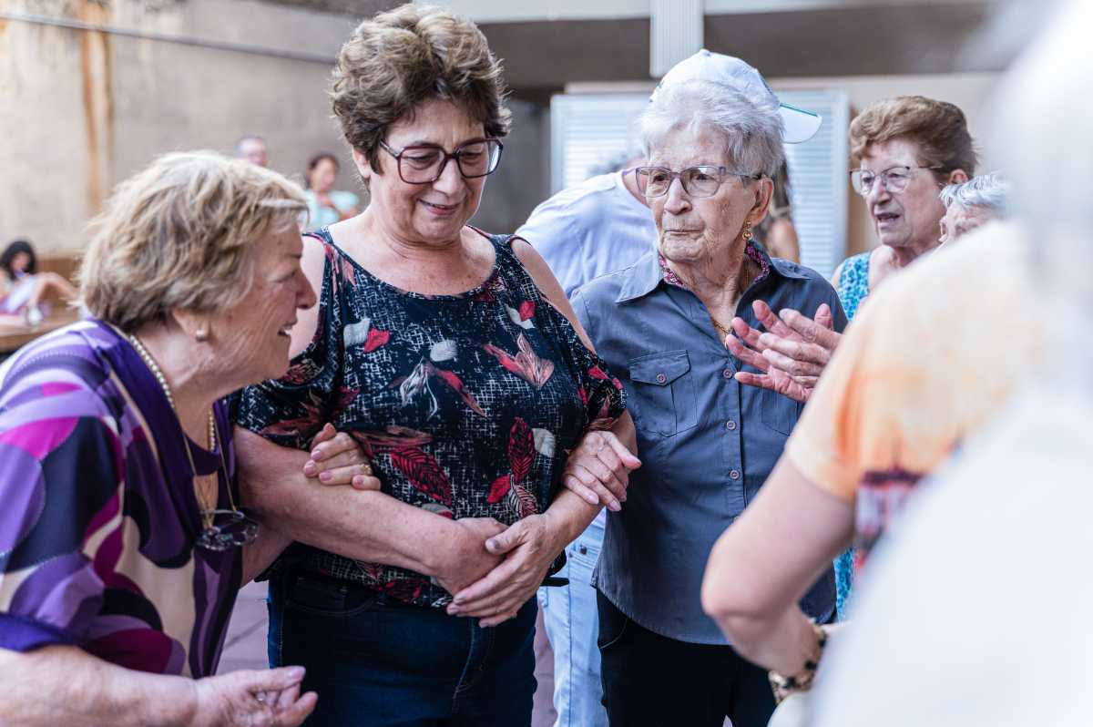 El llamado olor a viejo en adultos mayores es real y medible, no depende de la higiene | Foto: Pexels