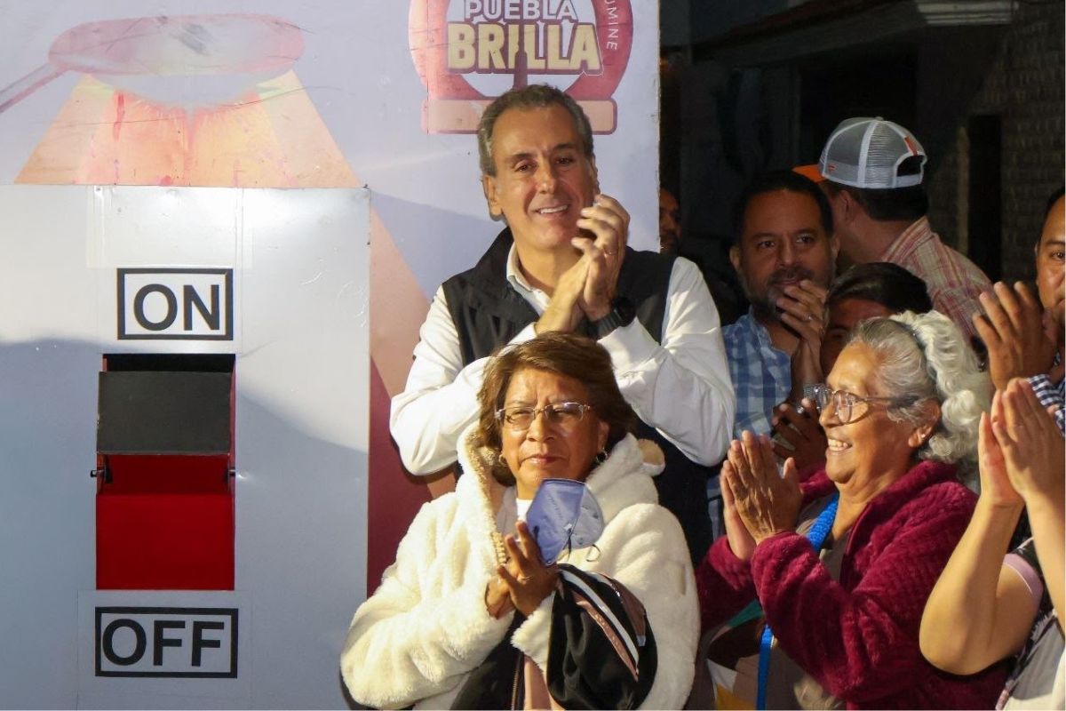 Con Puebla Brilla, Pepe Chedraui moderniza al 100 por ciento alumbrado en Jardines de San José