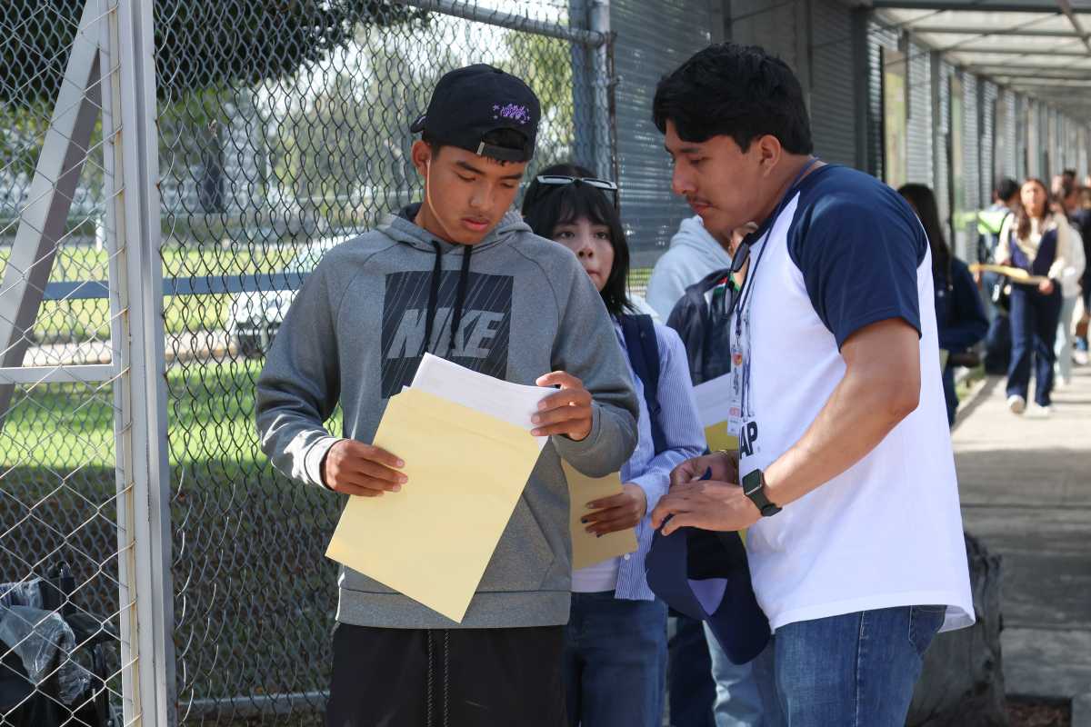 Nuevos universitarios BUAP se inscriben a la licenciatura de su elección en Ciudad Universitaria | Foto: Agencia Enfoque