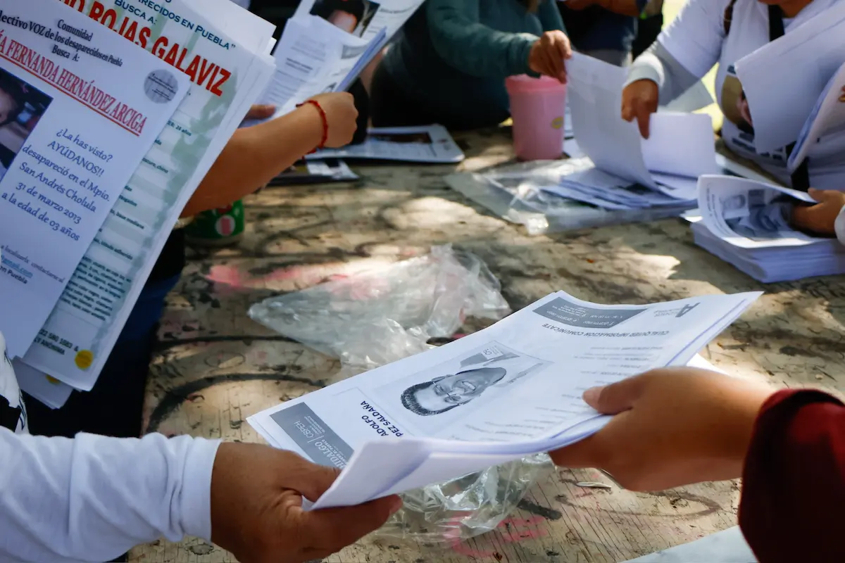 El Colectivo Voz de los Desaparecidos realiza la Pega Solidaria, con la participación de familiares y amigos de personas desaparecidas