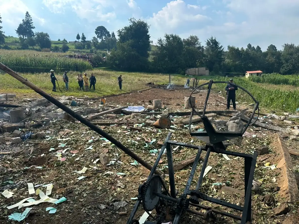 (VIDEO) Explosión en Zinacantepec de taller clandestino de pirotecnia deja un muerto 2 Explosión en Zinacantepec deja un muerto y dos heridos