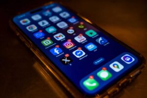 Vincular a la CURP el celular es obligatorio antes de que termine 2026 | Foto: Pexels