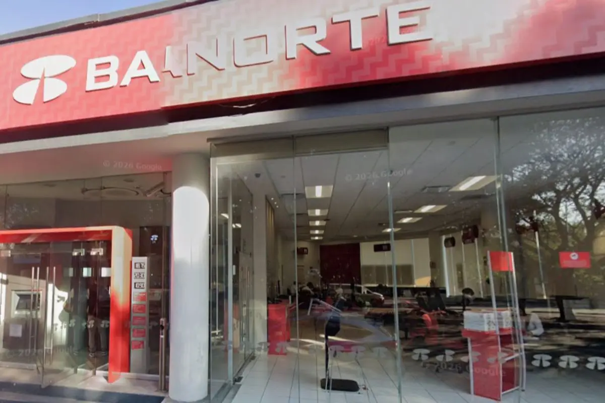 Mediante amenazas de bomba, delincuente asalta banco en Plaza Dorada 5 Asaltó un banco en Plaza Dorada con amenaza de bomba