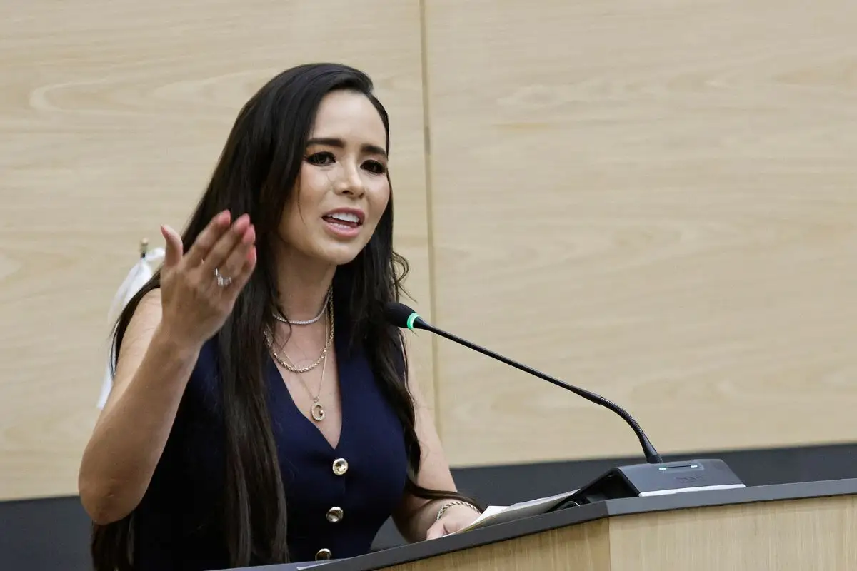 Suspenden derechos partidistas de Nay Salvatori y Graciela Palomares