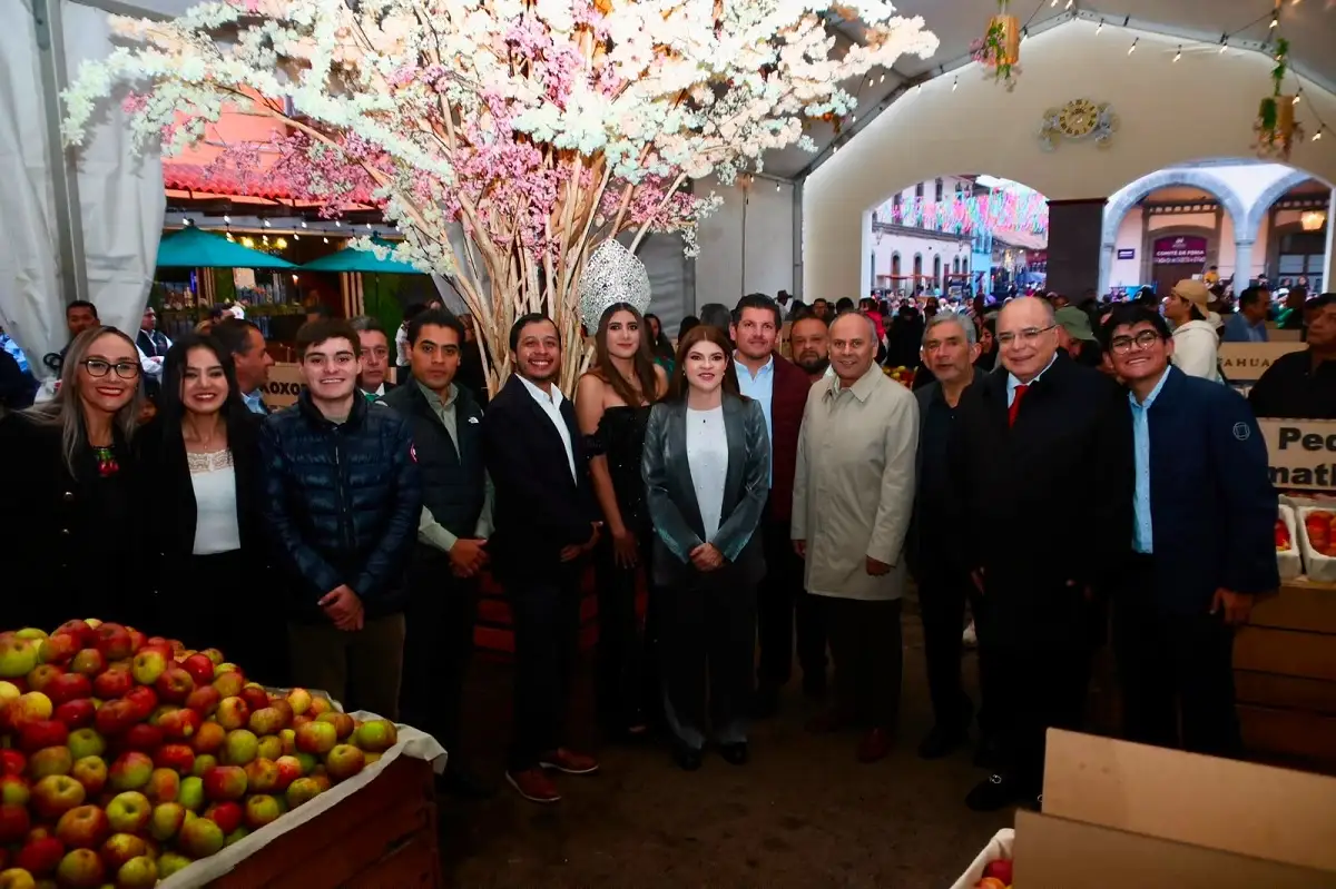 Con mariachi, pabellones renovados y mucho sabor a fiesta, inauguran la 84 Gran Feria de pabellones Manzana en Zacatlán