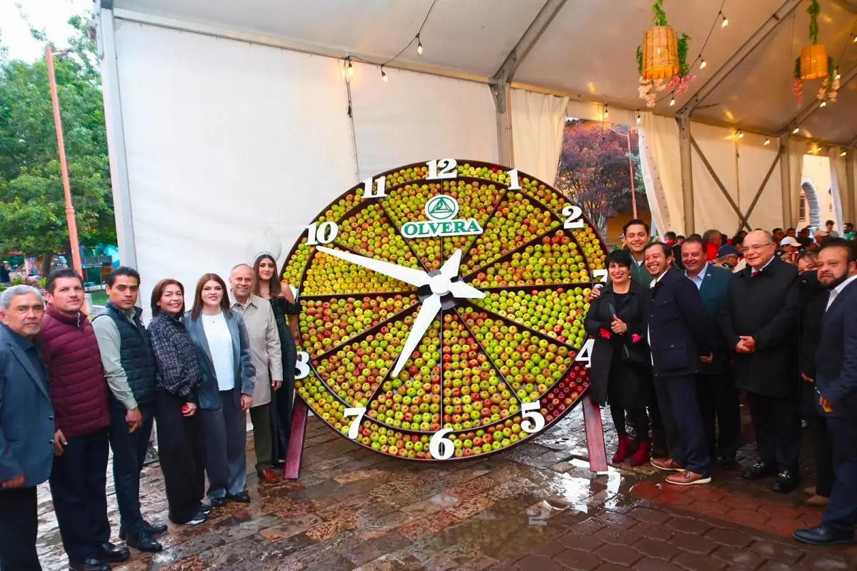 Con mariachi, pabellones renovados y mucho sabor a fiesta, inauguran la 84 Gran Feria de pabellones Manzana en Zacatlán