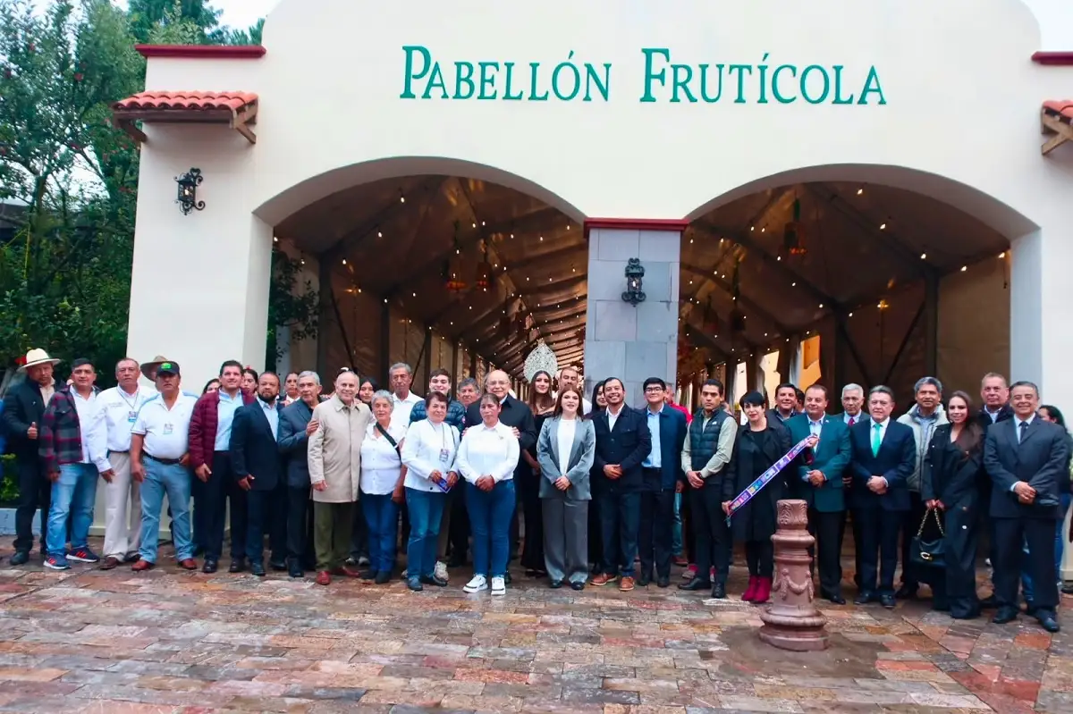 Con mariachi, pabellones renovados y mucho sabor a fiesta, inauguran la 84 Gran Feria de pabellones Manzana en Zacatlán