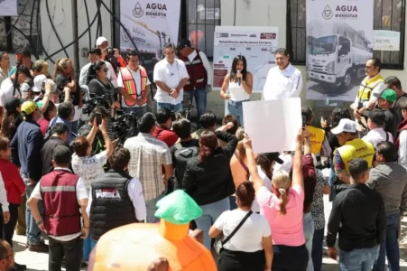 Gobierno estatal garantiza agua y calles dignas en zona metropolitana