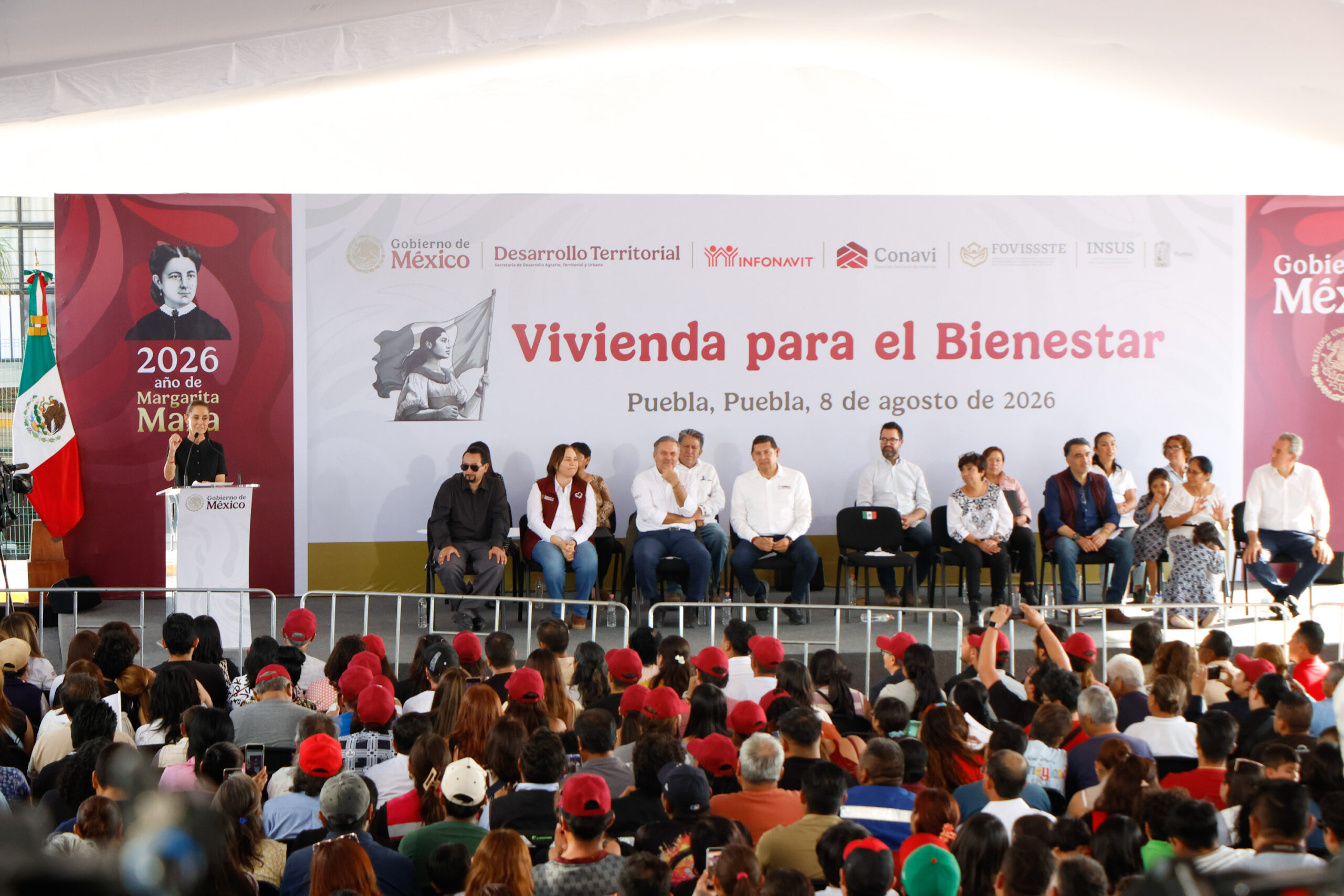 Claudia Sheinbaum inició en Puebla junto a Alejandro Armenta y sembradores de Sembrando Vida | Foto: Agencia Enfoque