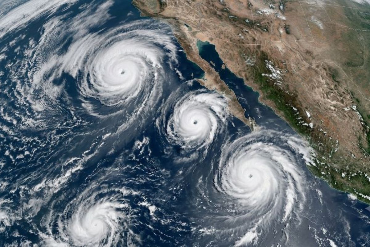 Alertan por posible formación de un triple huracán en el Pacífico; ¿qué estados afectará?