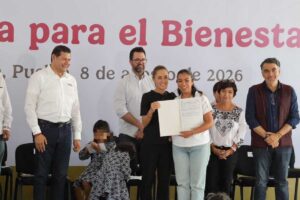 Sheinbaum entrega vivienda digna a familias poblanas | Foto: Cortesía