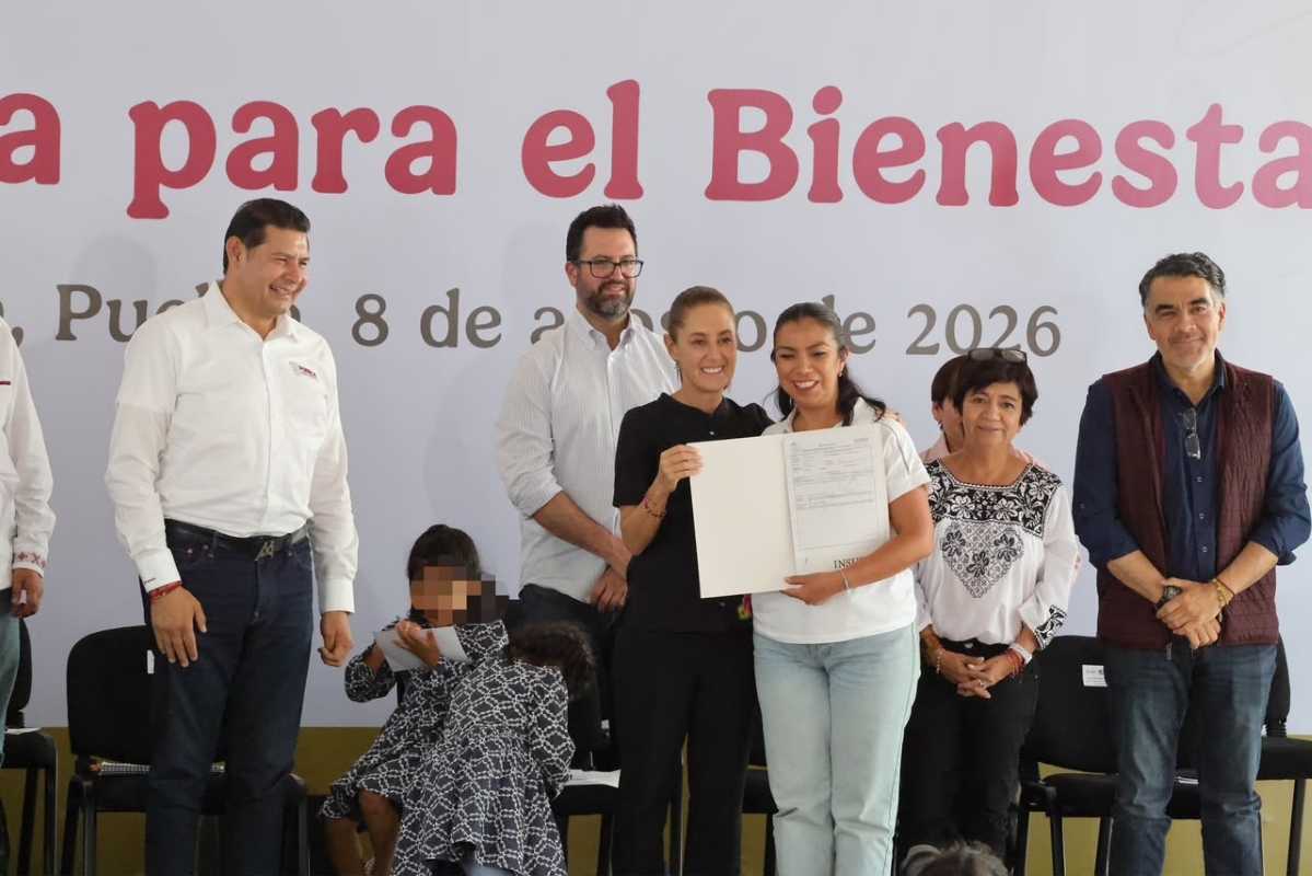 Sheinbaum entrega vivienda digna a familias poblanas | Foto: Cortesía