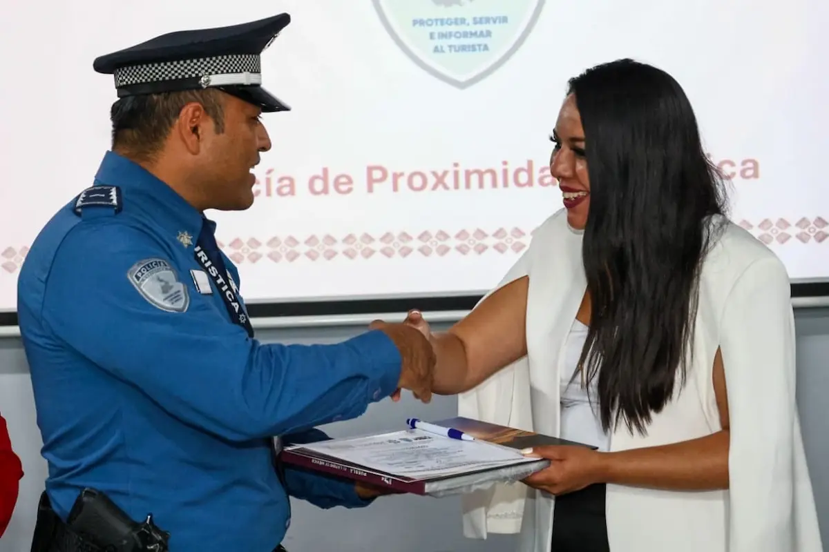 Impulsa Tonantzin Fernández la profesionalización de la Policía Turística de San Pedro Cholula