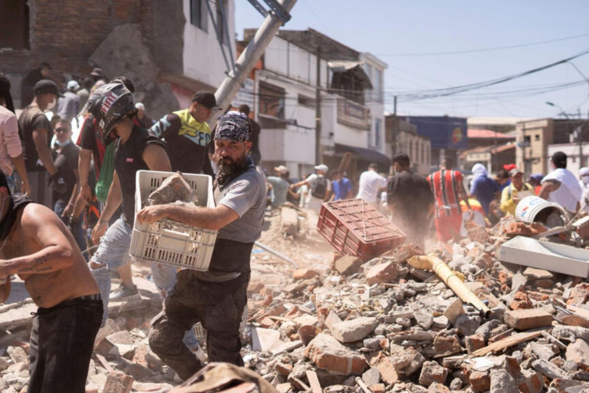 Sheinbaum ofrece apoyo de México a Colombia 