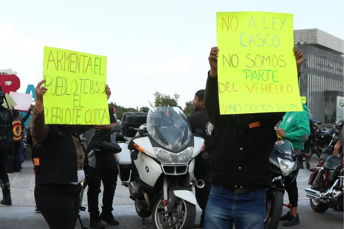 Motociclistas de CDMX encabezan protestas contra Ley Casco en Puebla