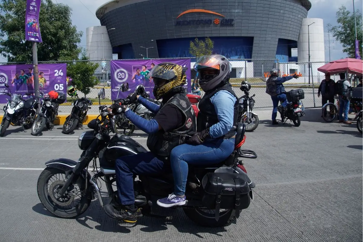 Motociclistas de CDMX encabezan protestas contra Ley Casco en Puebla
