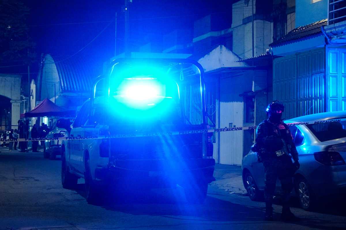 Detienen a mujer ir abusar de su hija