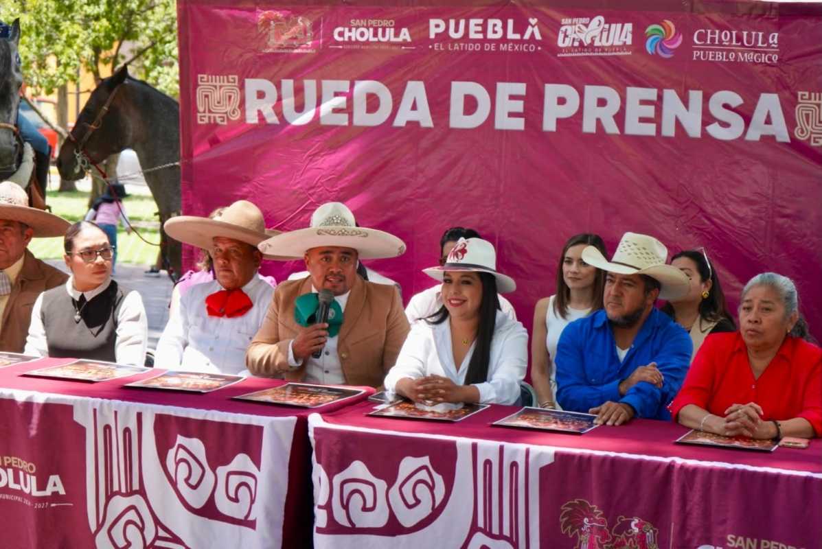 Tonantzin Fernández presenta la Cabalgata de Inicio de Feria en San Pedro Cholula | Foto: Cortesía