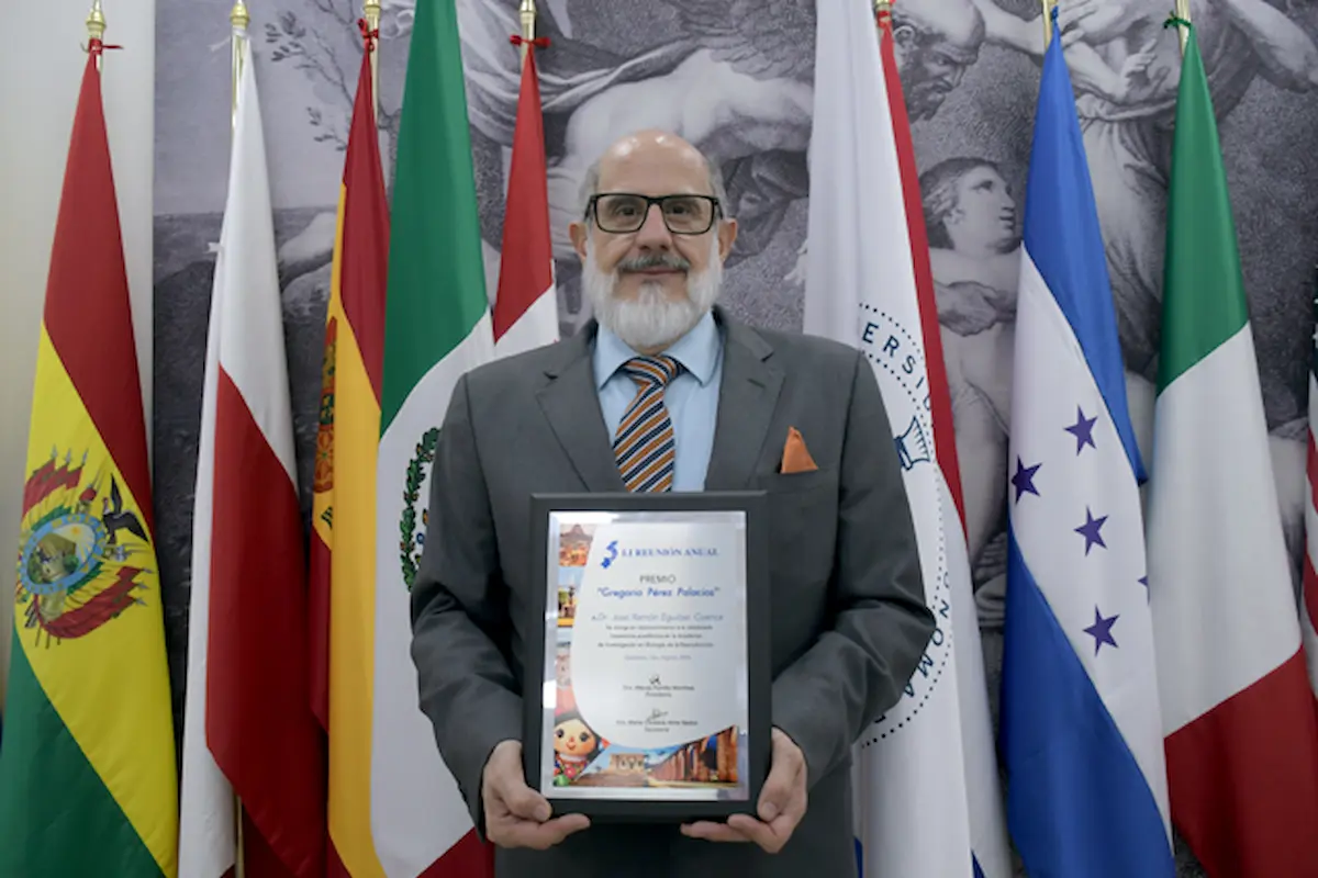 Recibe investigador BUAP premio “Gregorio Pérez Palacios”