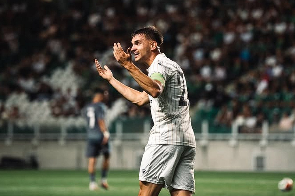 Jugador celebra un gol durante el playoff europeo de Győri ETO | Foto: Cortesía