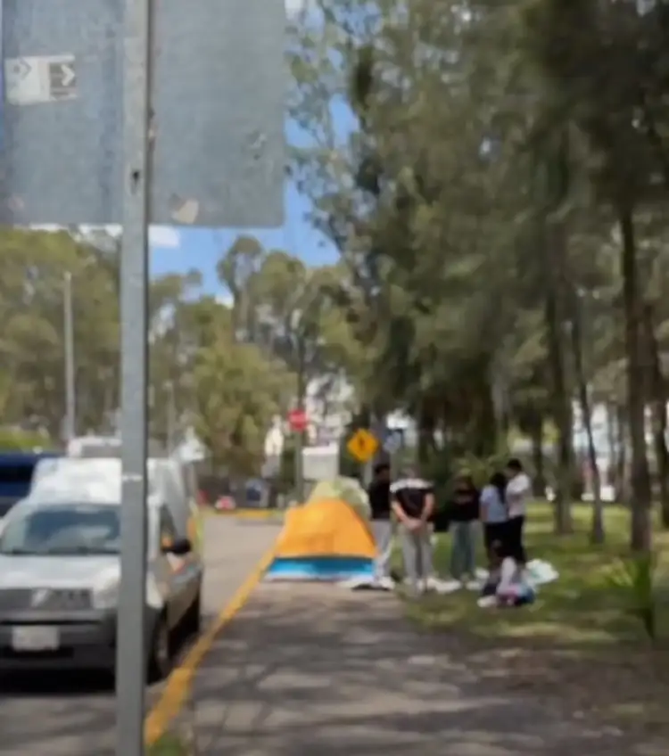 Fans de DJ Snake en Puebla acampan en los Fuertes