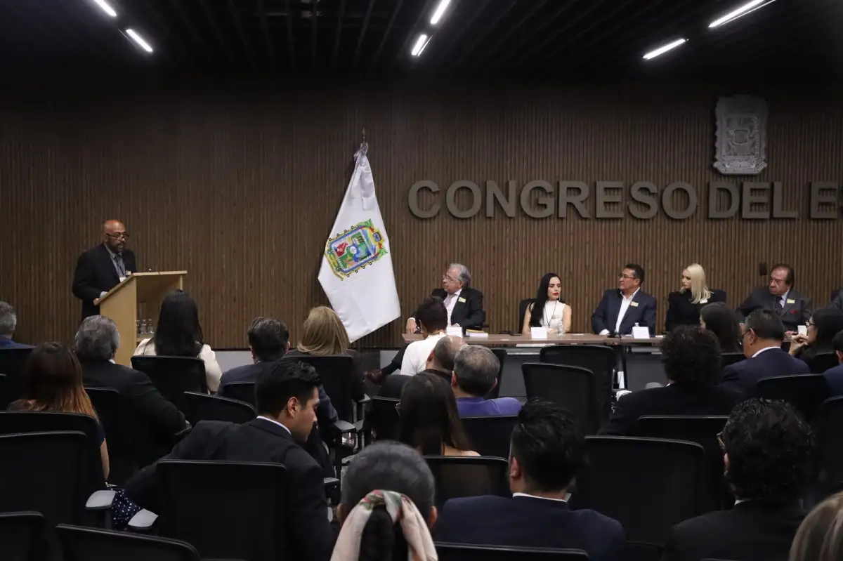 Dialogan en el Congreso de Puebla sobre la implementación de la inteligencia artificial en los procesos legislativos