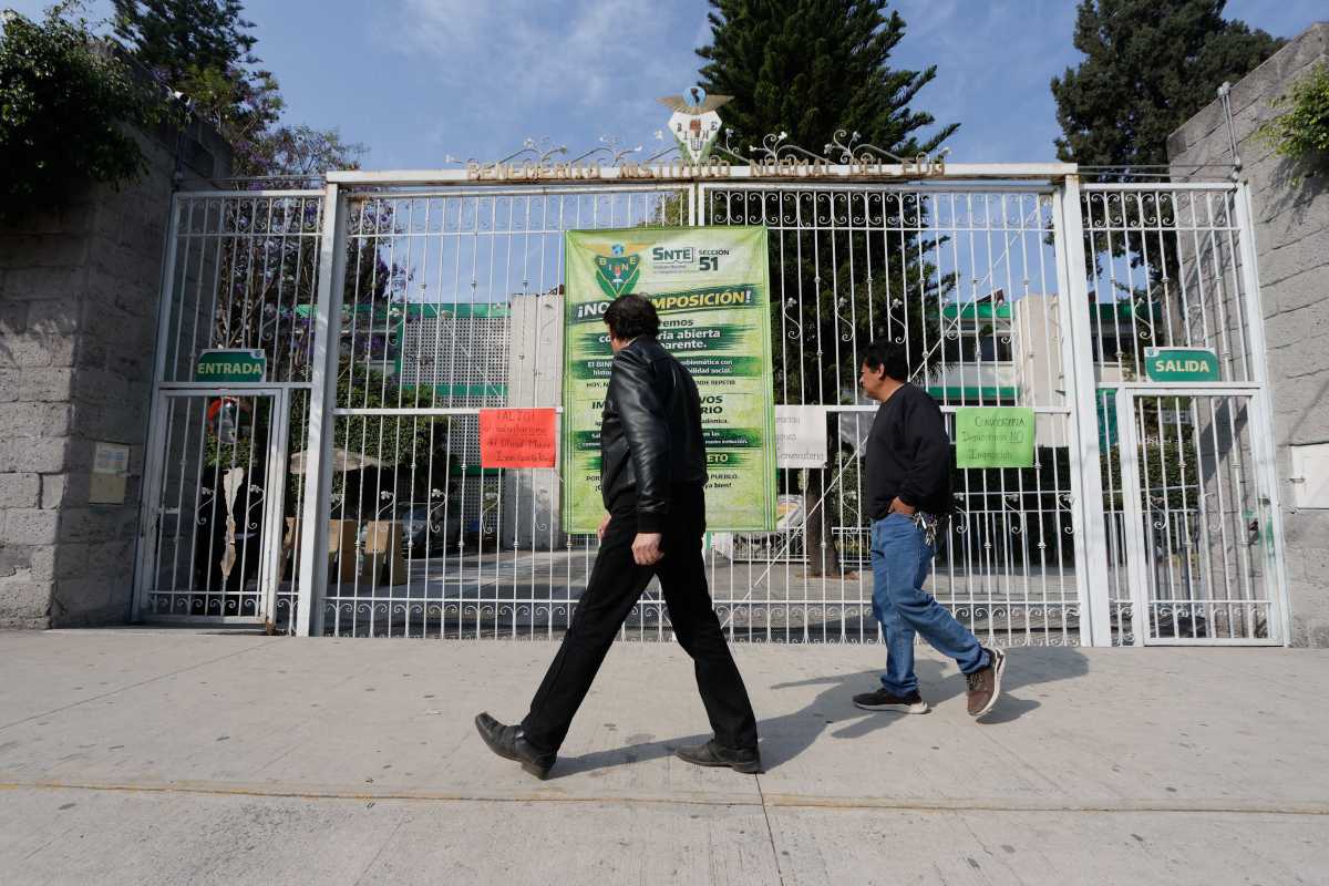 Para proteger la integridad de estudiantes, la SEP decidió que se prohíben novatadas en Escuelas Normales de Puebla.