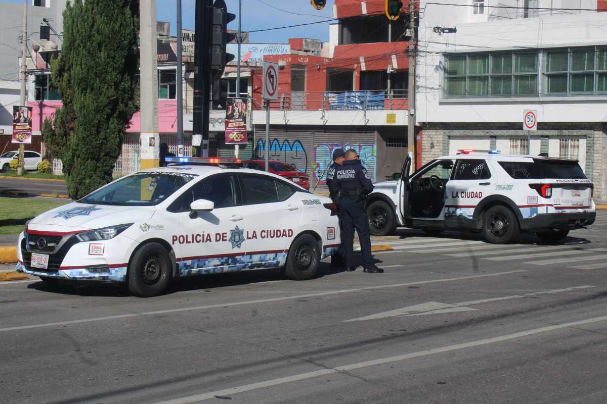 Unidades de la Policía de la Ciudad en el cruce del Bulevar 5 de Mayo | Foto: Agencia Enfoque