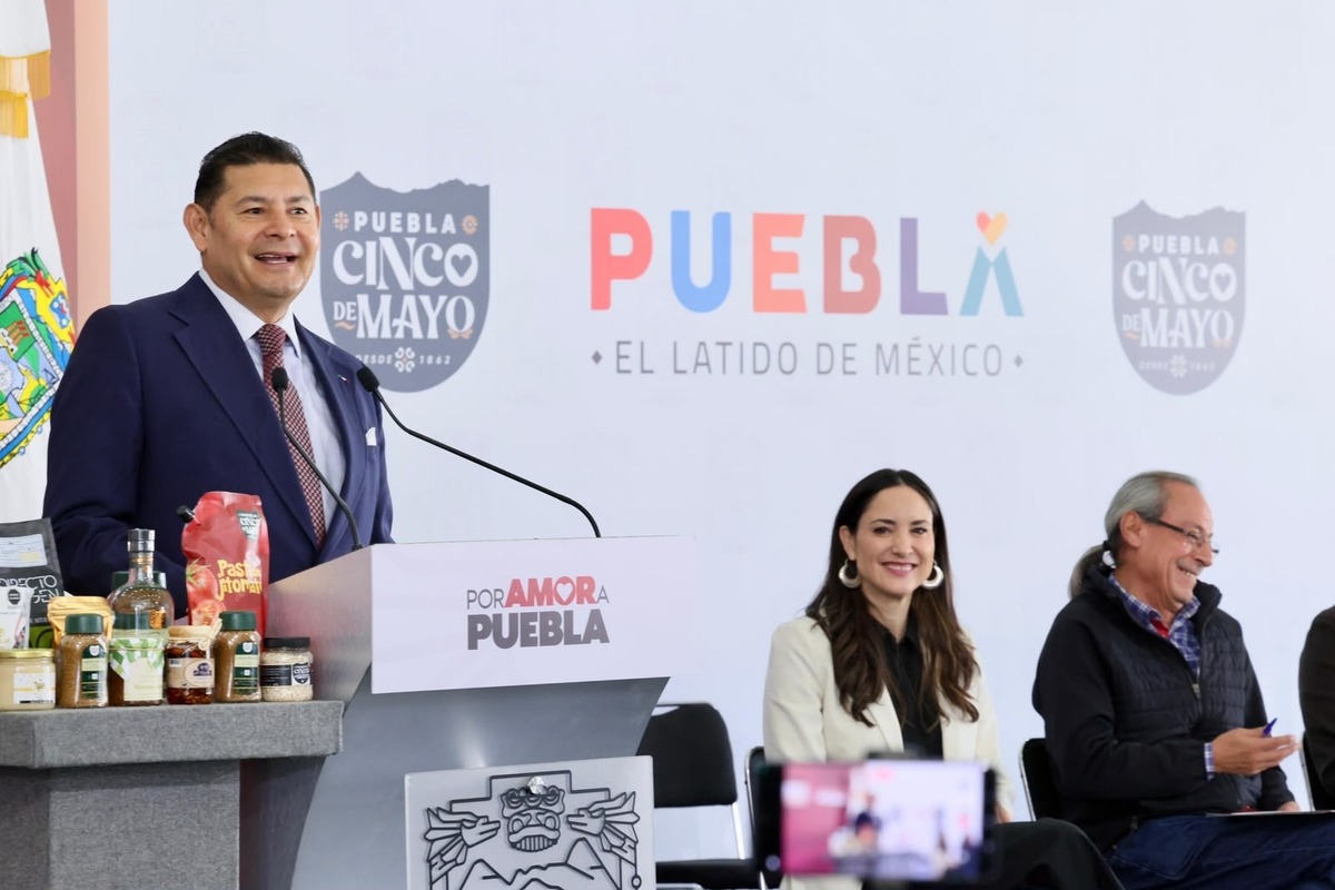 Claudia Curiel de Icaza y Alejandro Armenta presentan el Circuito Nacional de Festivales por la Paz | Foto: Cortesía