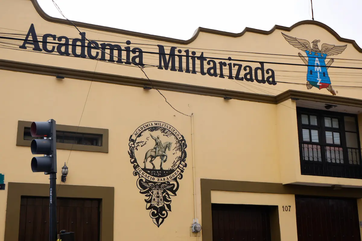 SEP denuncia ante la FGR a Academia Militarizada de Puebla por uso de armas del Ejército 2 SEP denuncia a la Academia Militarizada de Puebla por uso de armas del Ejército