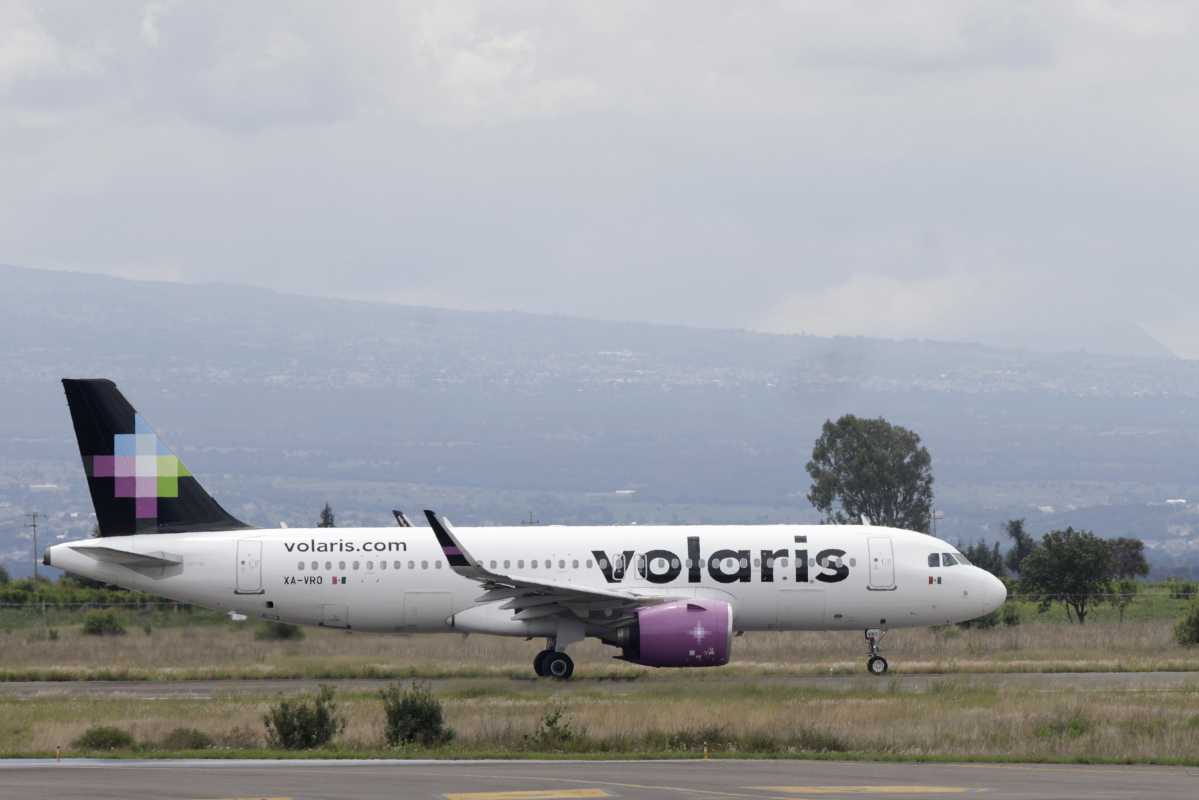 Avión de Volaris, aerolínea que opera el vuelo Puebla-Villahermosa | Foto: Agencia Enfoque