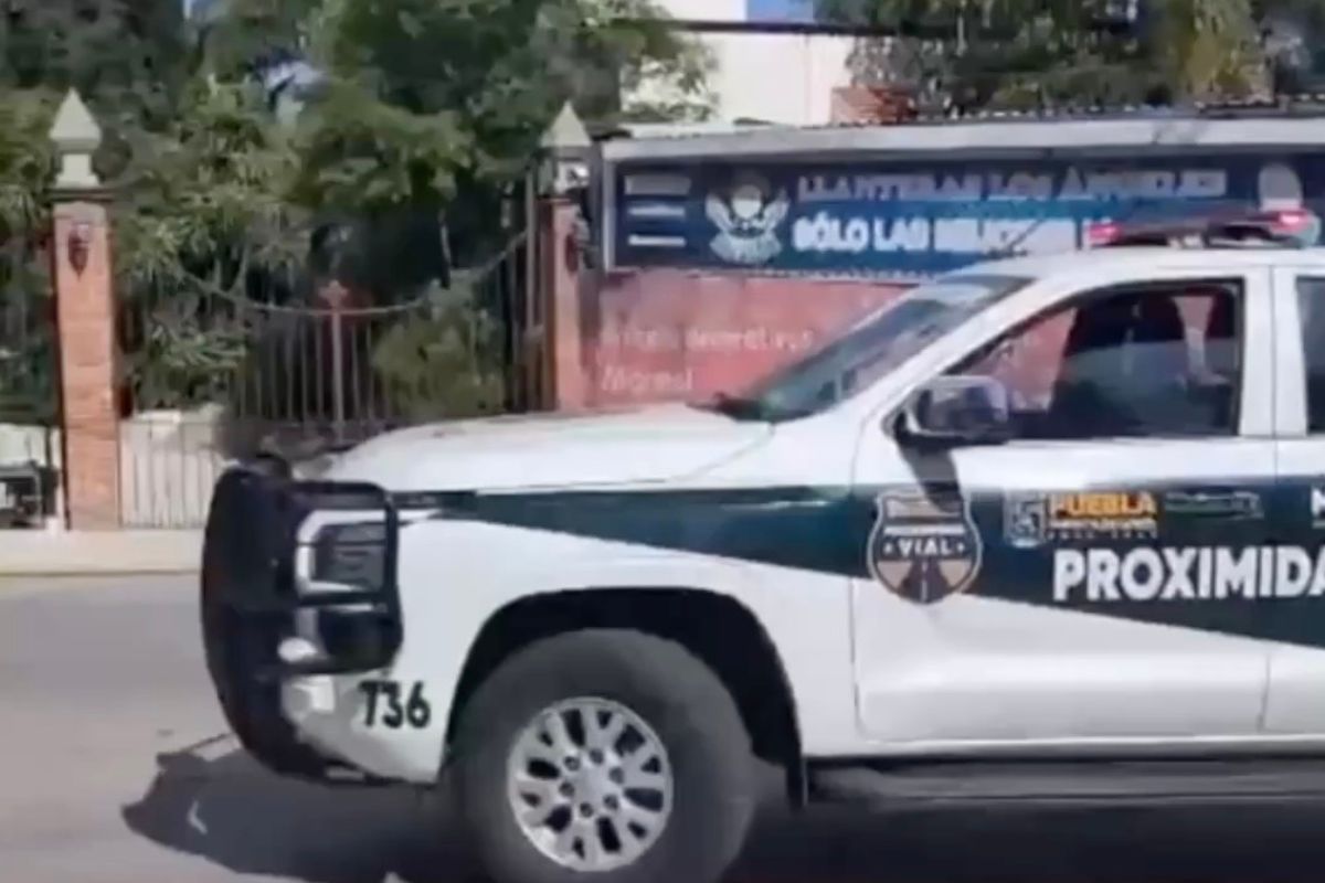 Volcadura en el Periférico Ecológico genera caos vial