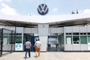 Sindicato de Volkswagen se alista ante posible huelga