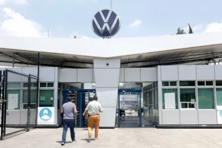 Sindicato de Volkswagen se alista ante posible huelga