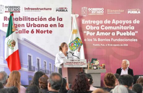 Entrega de apoyos del Programa de Obra Comunitaria a los 14 Barrios Fundacionales de Puebla | Foto: Cortesía