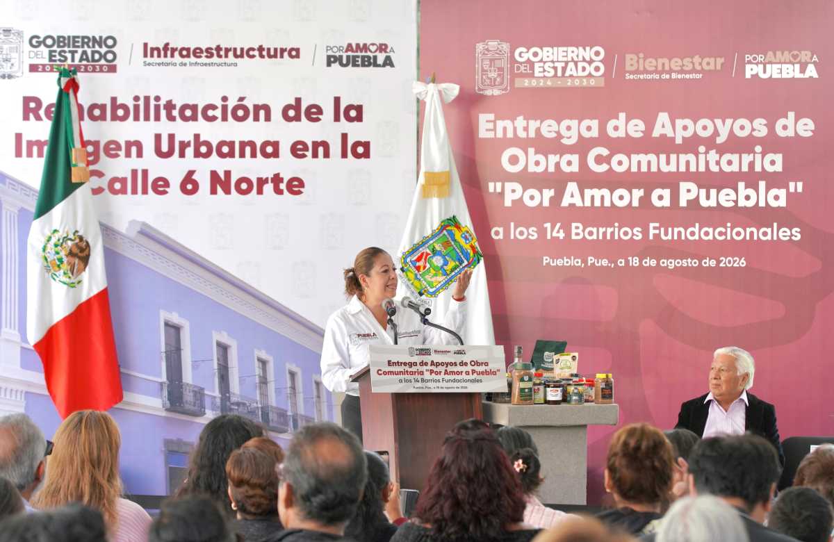 Entrega de apoyos del Programa de Obra Comunitaria a los 14 Barrios Fundacionales de Puebla | Foto: Cortesía