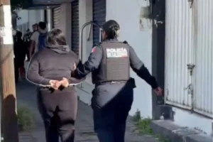 Detienen a seis carteristas en la 31 Poniente, frente a Medicina de la BUAP