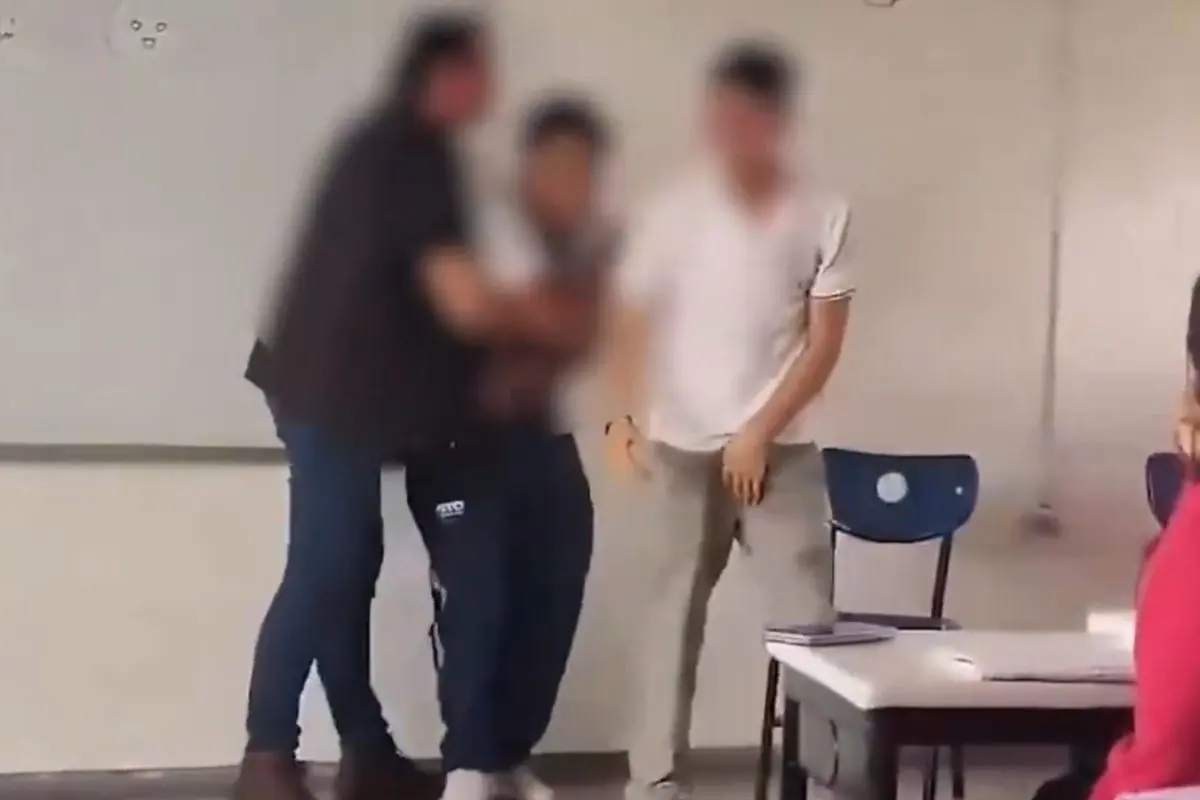 Dan de baja a profesor de secundaria de Guanajuato