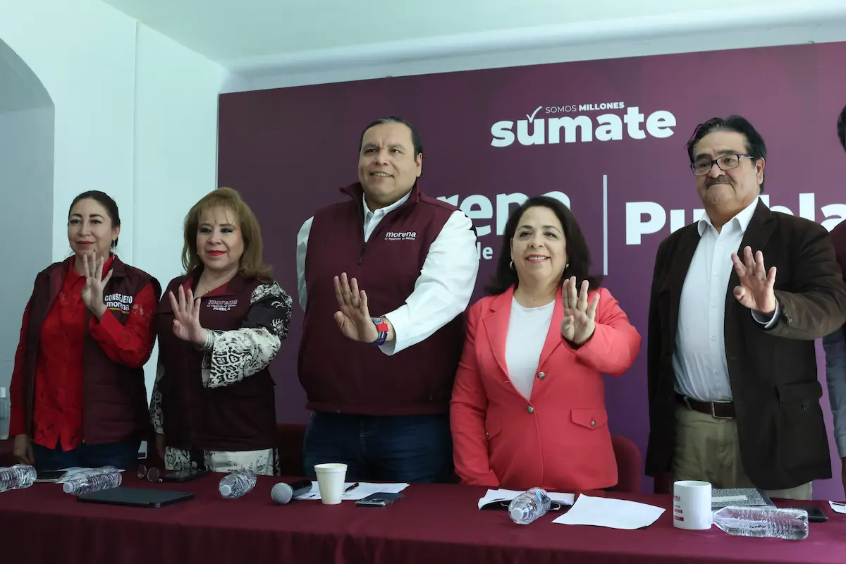Morena defiende pinta de bardas en Puebla; afirman que no es ilegal 2 Morena defiende pinta de bardas en Puebla