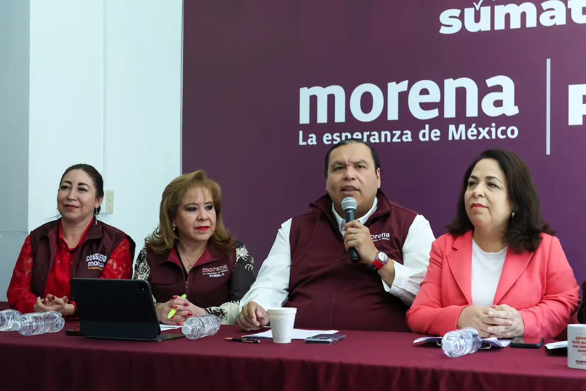 Morena defiende pinta de bardas en Puebla; afirman que no es ilegal 3 Morena defiende pinta de bardas en Puebla
