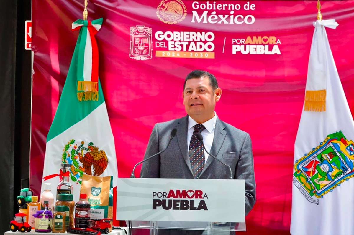 Gobierno estatal transforma campo poblano con maquinaria, valor agregado y riqueza comunitaria