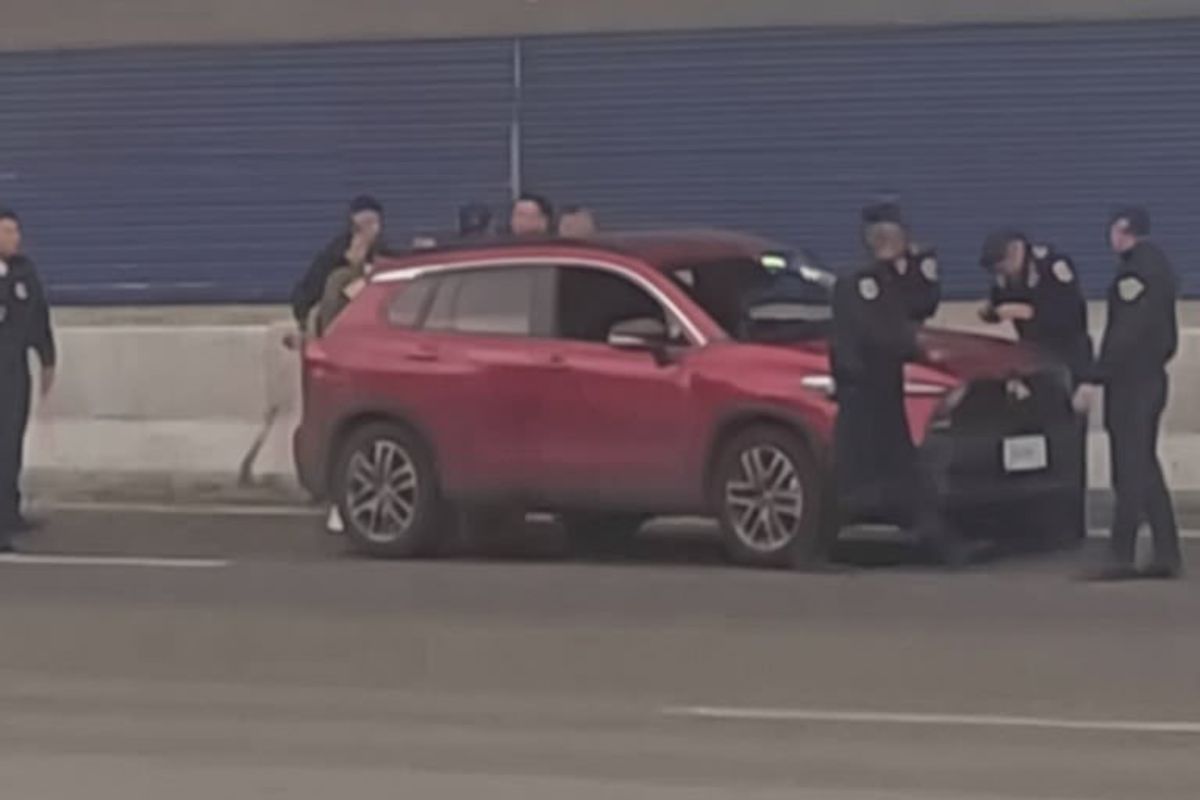 Localizan camioneta que seguía a Vanessa Huppenkothen