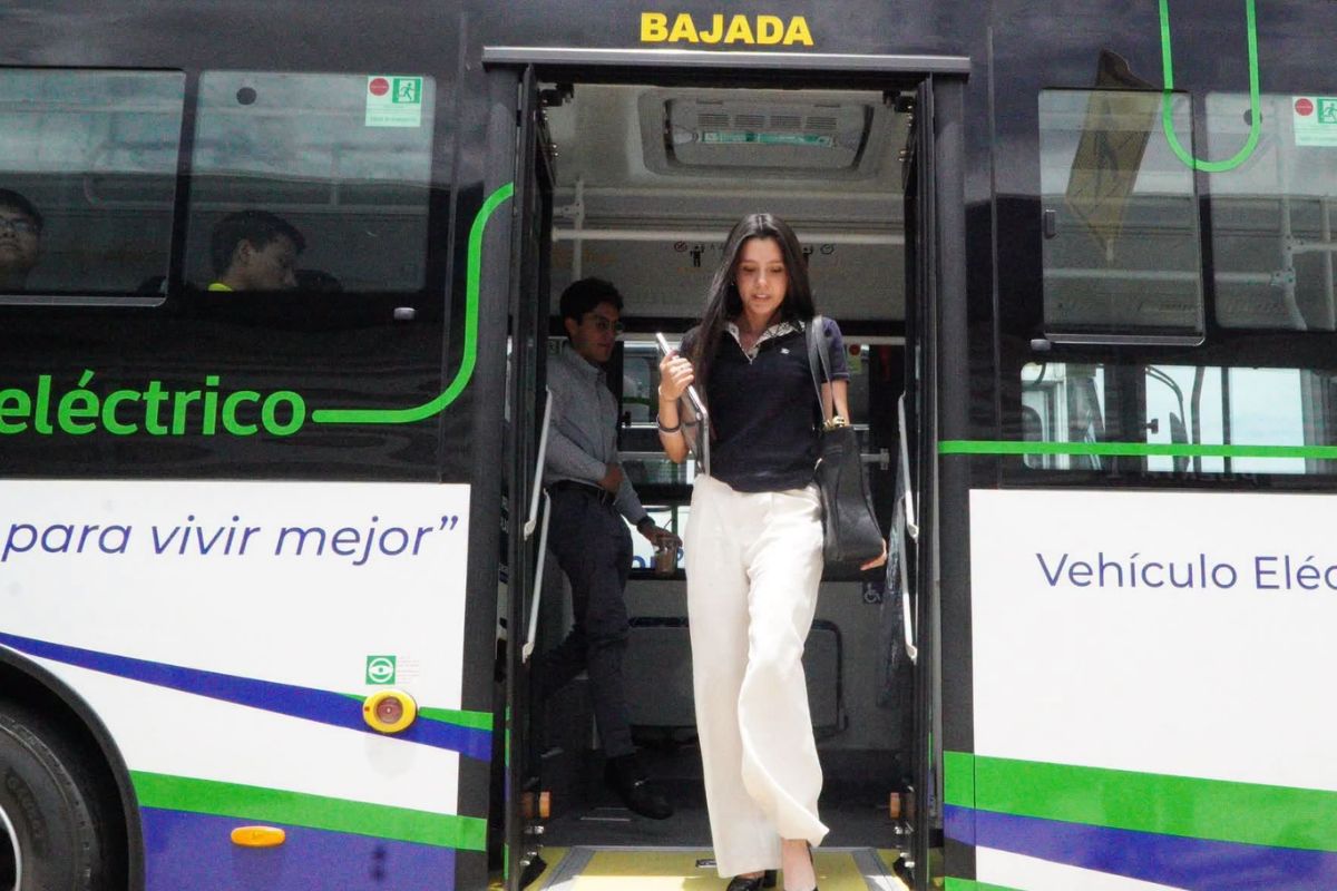 BUAP estrena autobuses eléctricos para el Sistema de Transporte Universitario 4 BUAP estrena autobuses eléctricos para el Sistema de Transporte Universitario | Foto: BUAP