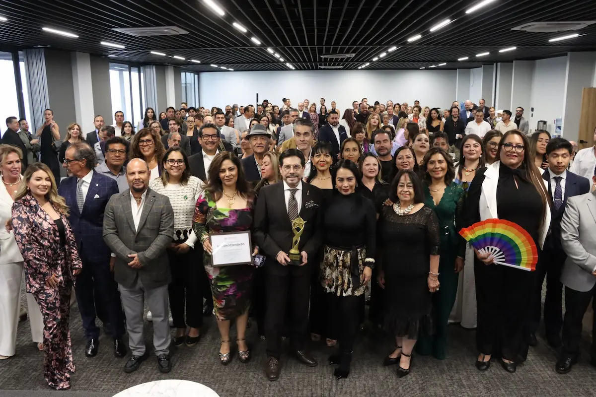 Congreso de Puebla reconoce a Pepillo Origel