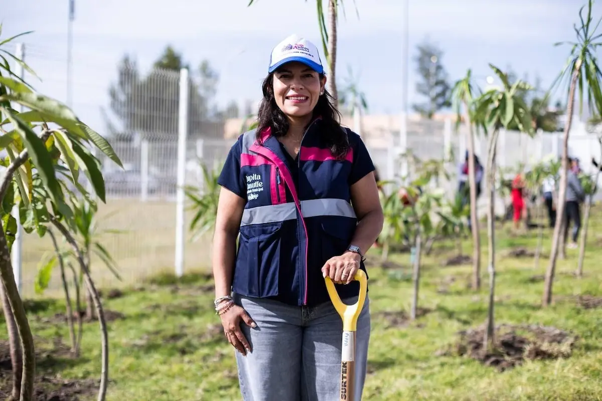 Realiza Lupita Cuautle jornada de reforestación en San Antonio Cacalotepec