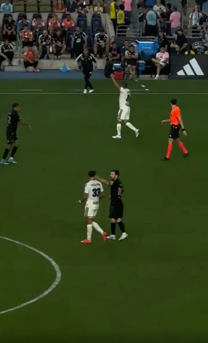 ¿Cuál fue la multa de Messi por golpear a un rival?