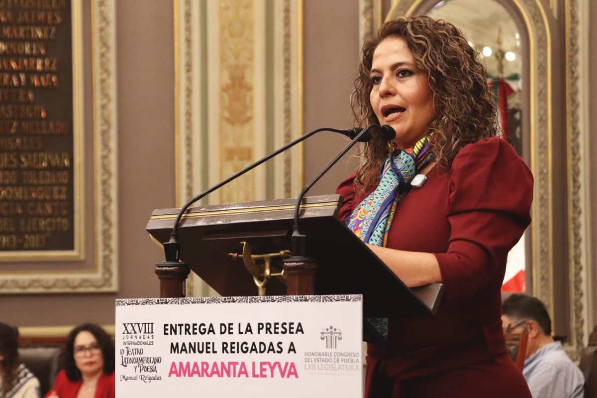 Entregan en el Congreso del Estado la Presea “Manuel Reigadas” a la escritora Amaranta Leyva